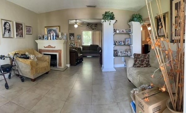 8861 25th St, Miami, FL 33165-2018