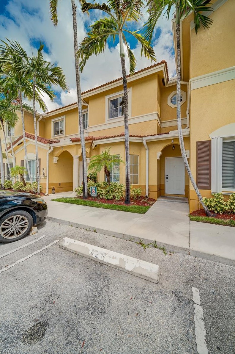 10777 84th Ln, Miami, FL 33178-5201
