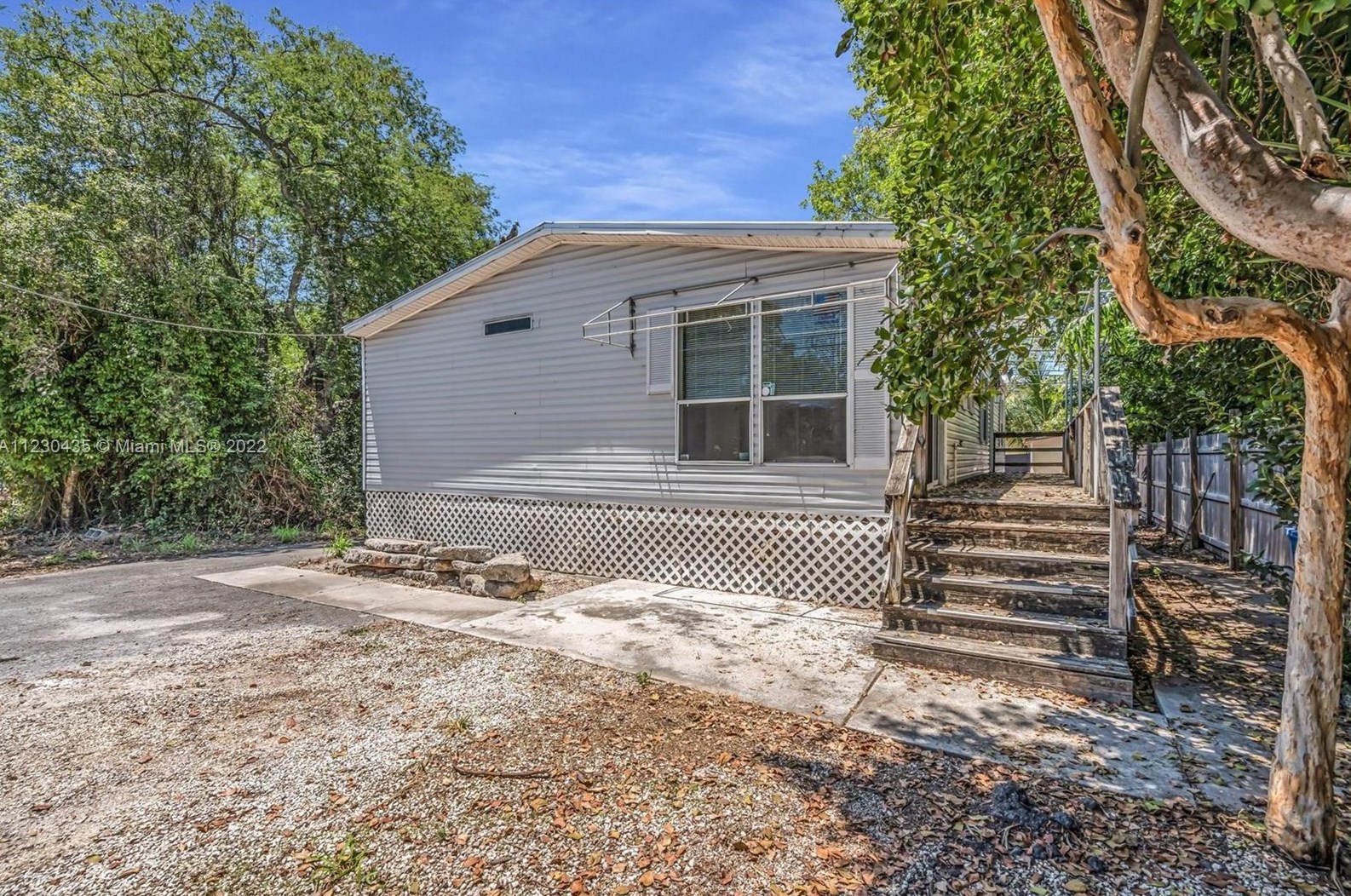 411 Palm Dr, Key Largo, FL 33037