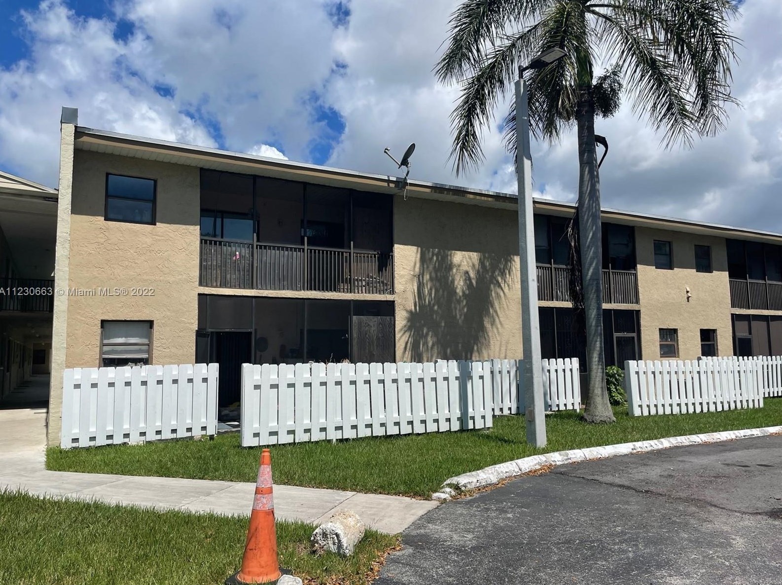 10350 220th St, Miami FL  33190-1108 exterior