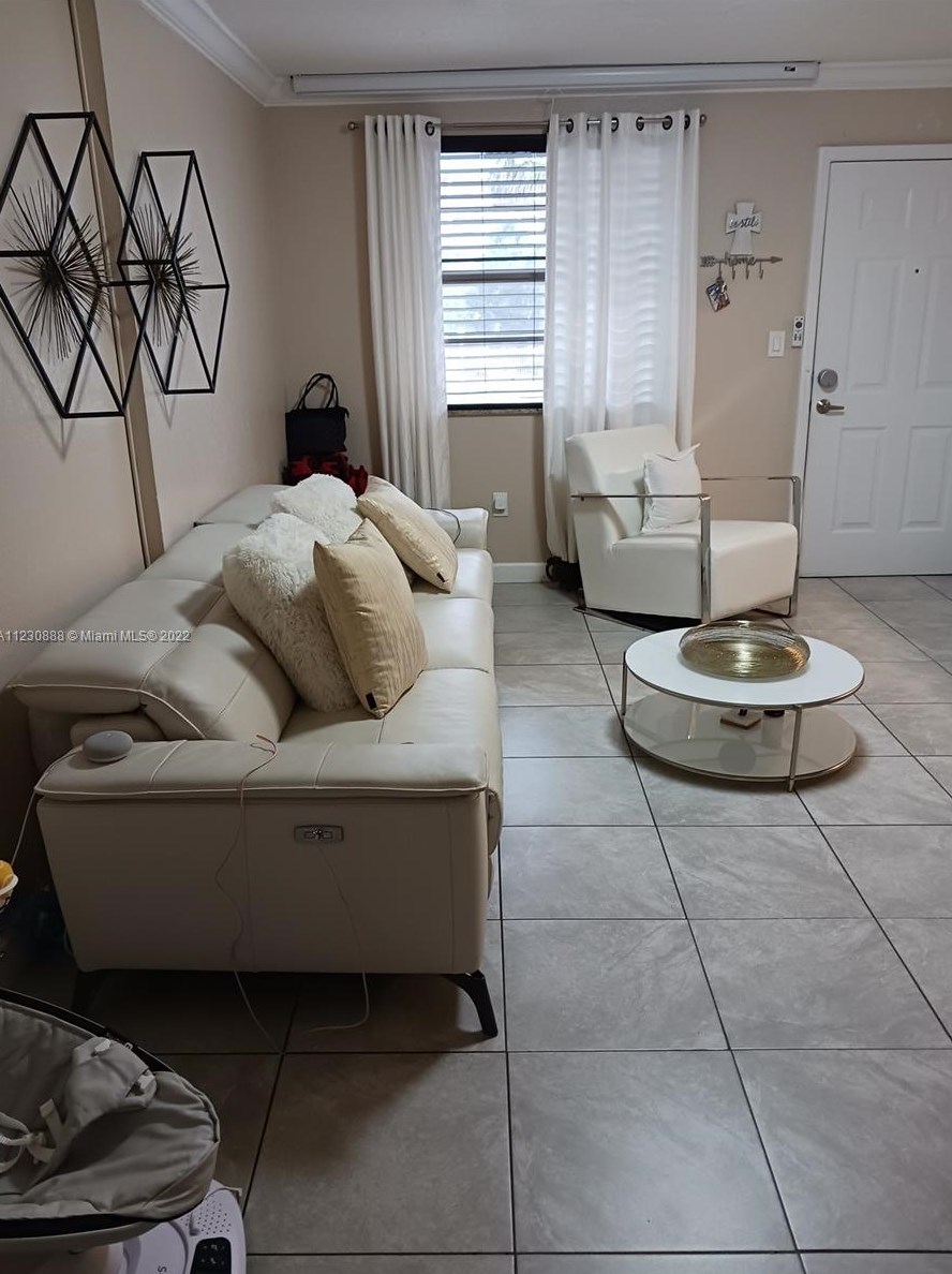 1655 W 44th Pl #245, Hialeah, FL 33012