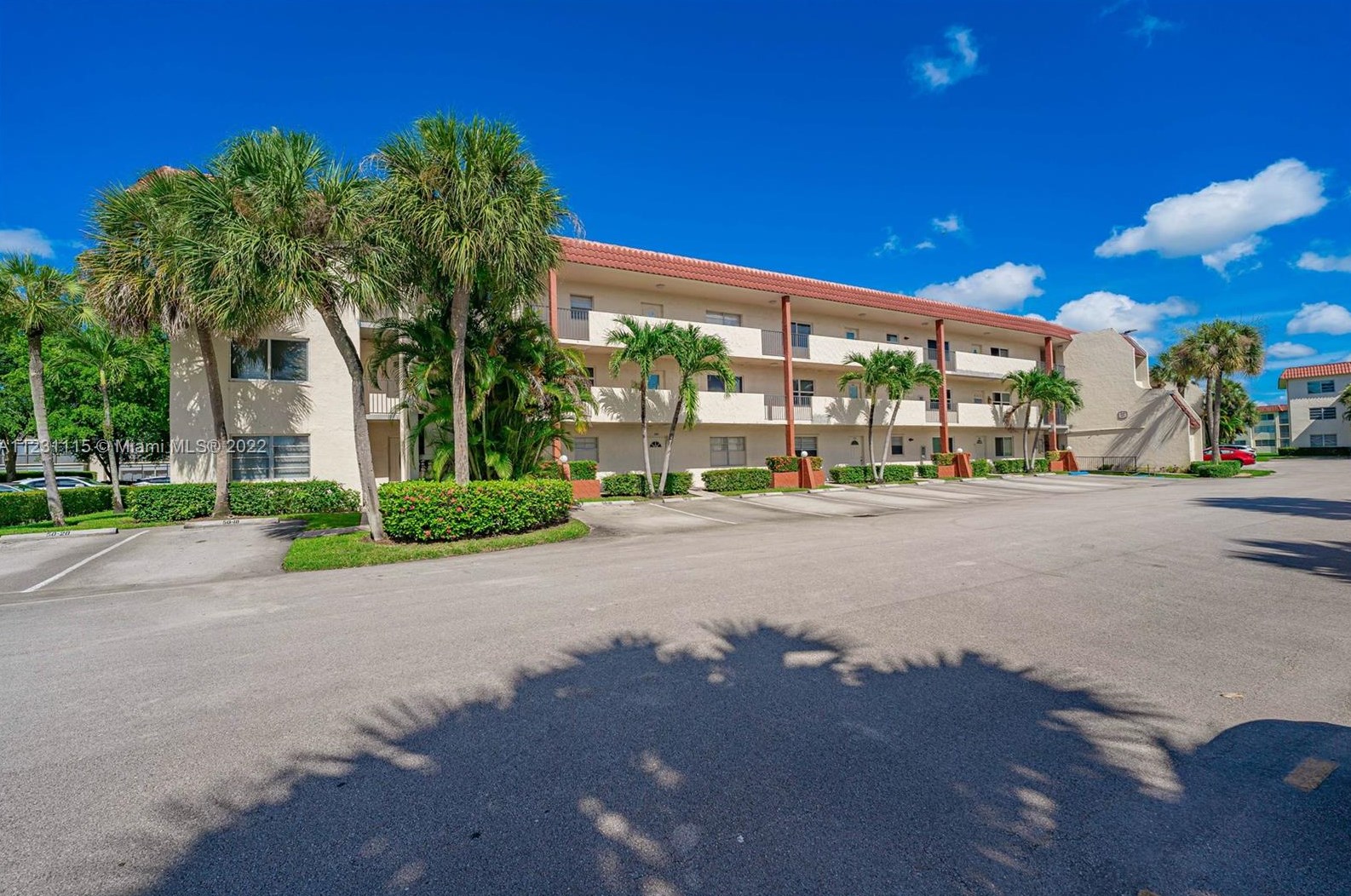 281 Hollybrook Dr, Hollywood, FL 33025-1221