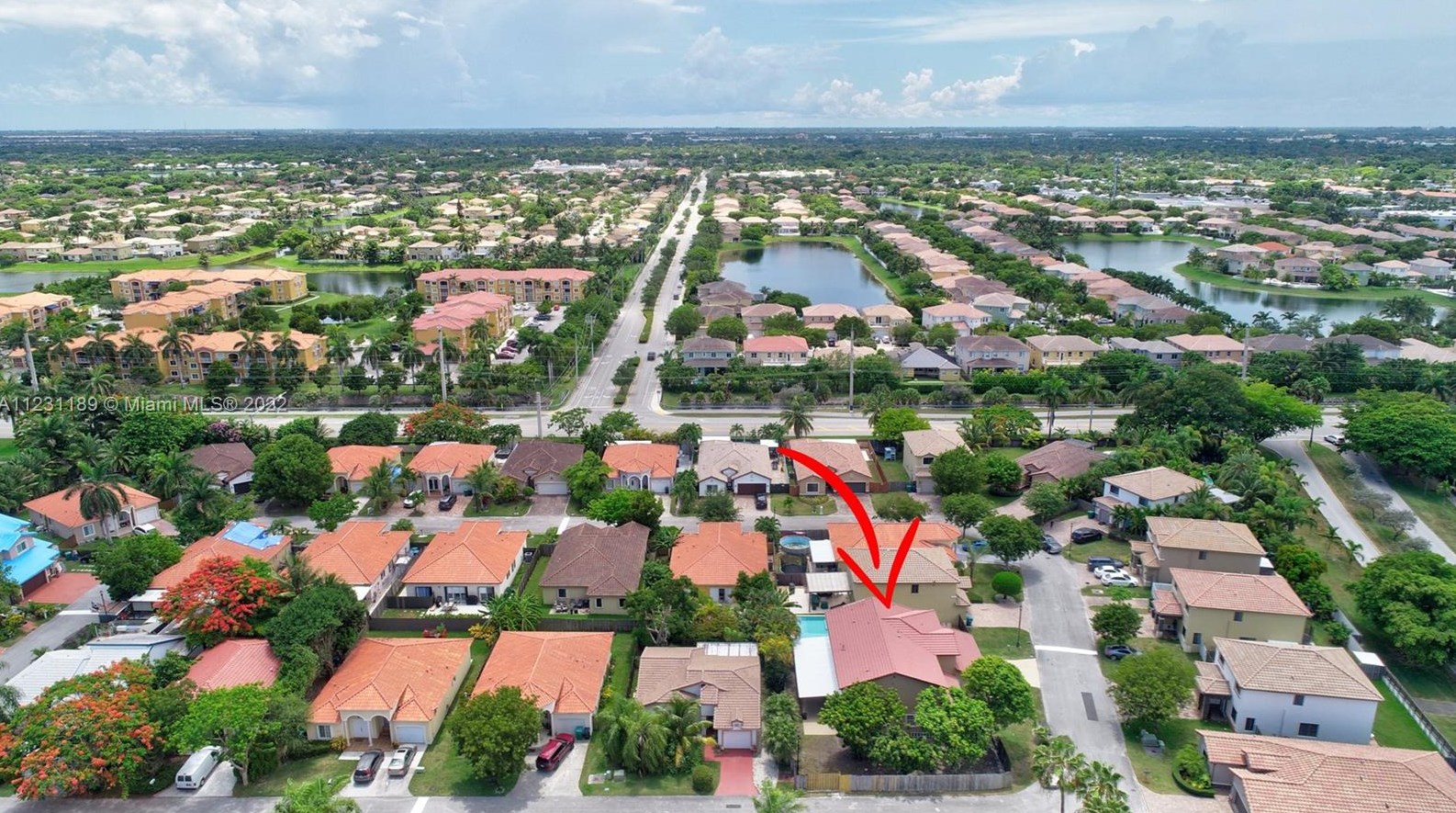 8646 207th Ter, Miami FL  33189-3838 exterior