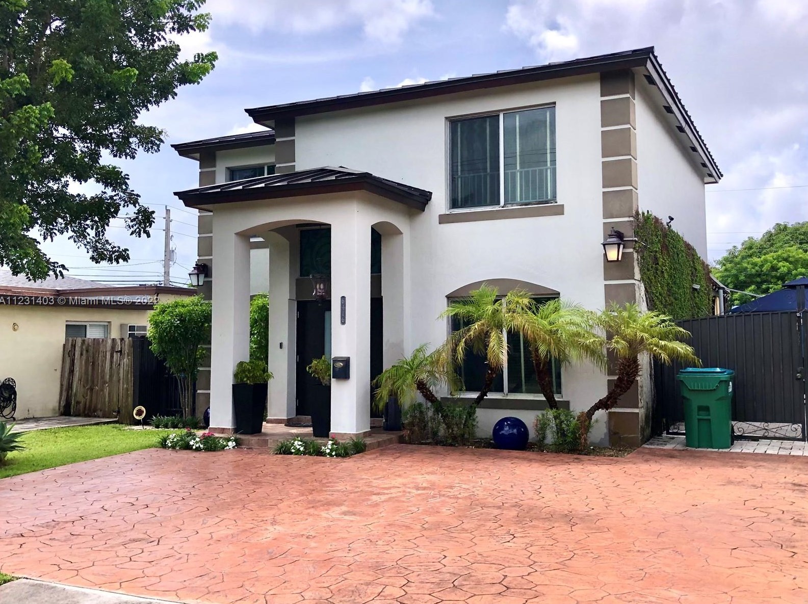 6416 22nd St, Miami, FL 33122-2235