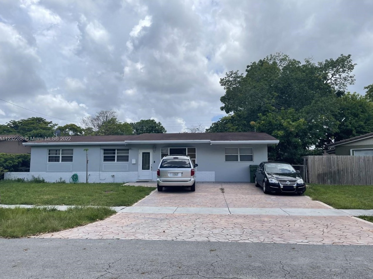 110 65th Ter, Hollywood, FL 33023-1251