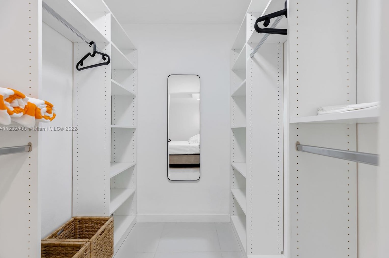 16520 35th Ave, Miami FL  33160-3817 exterior