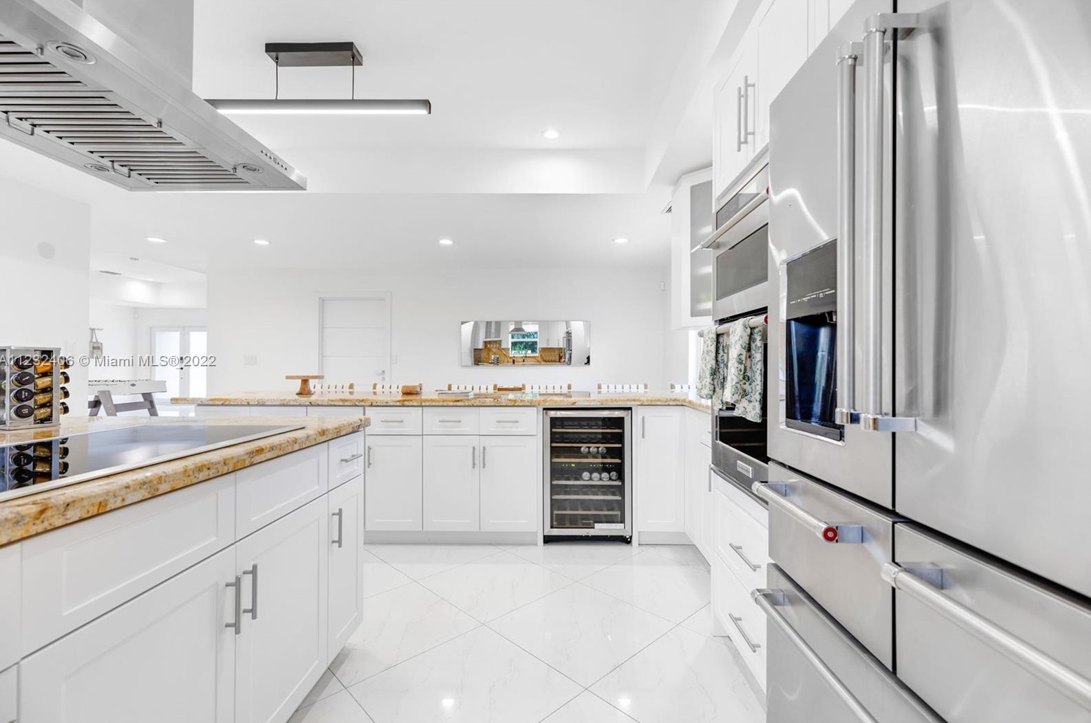 16520 35th Ave, Miami FL  33160-3817 exterior