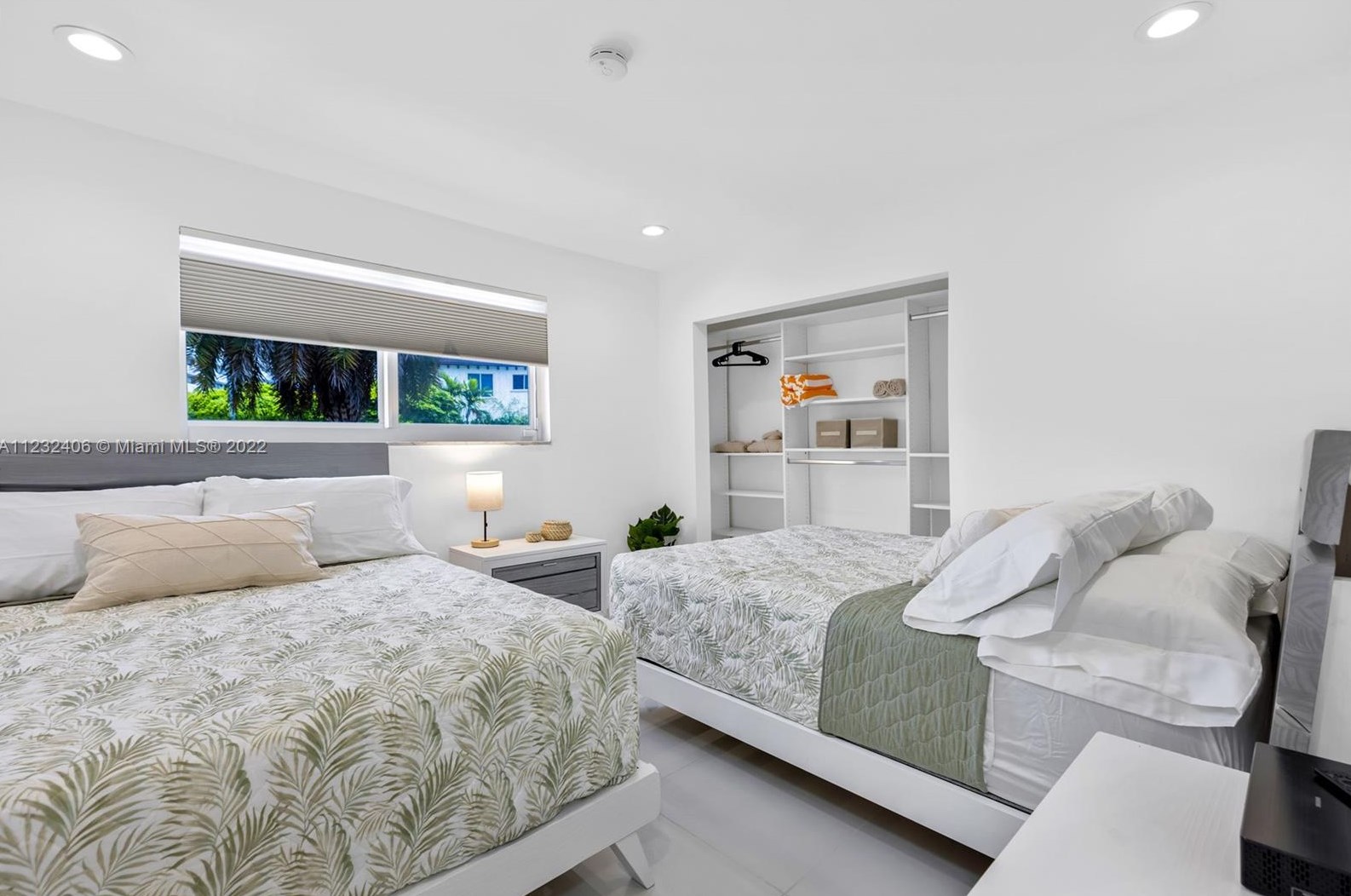 16520 35th Ave, Miami FL  33160-3817 exterior