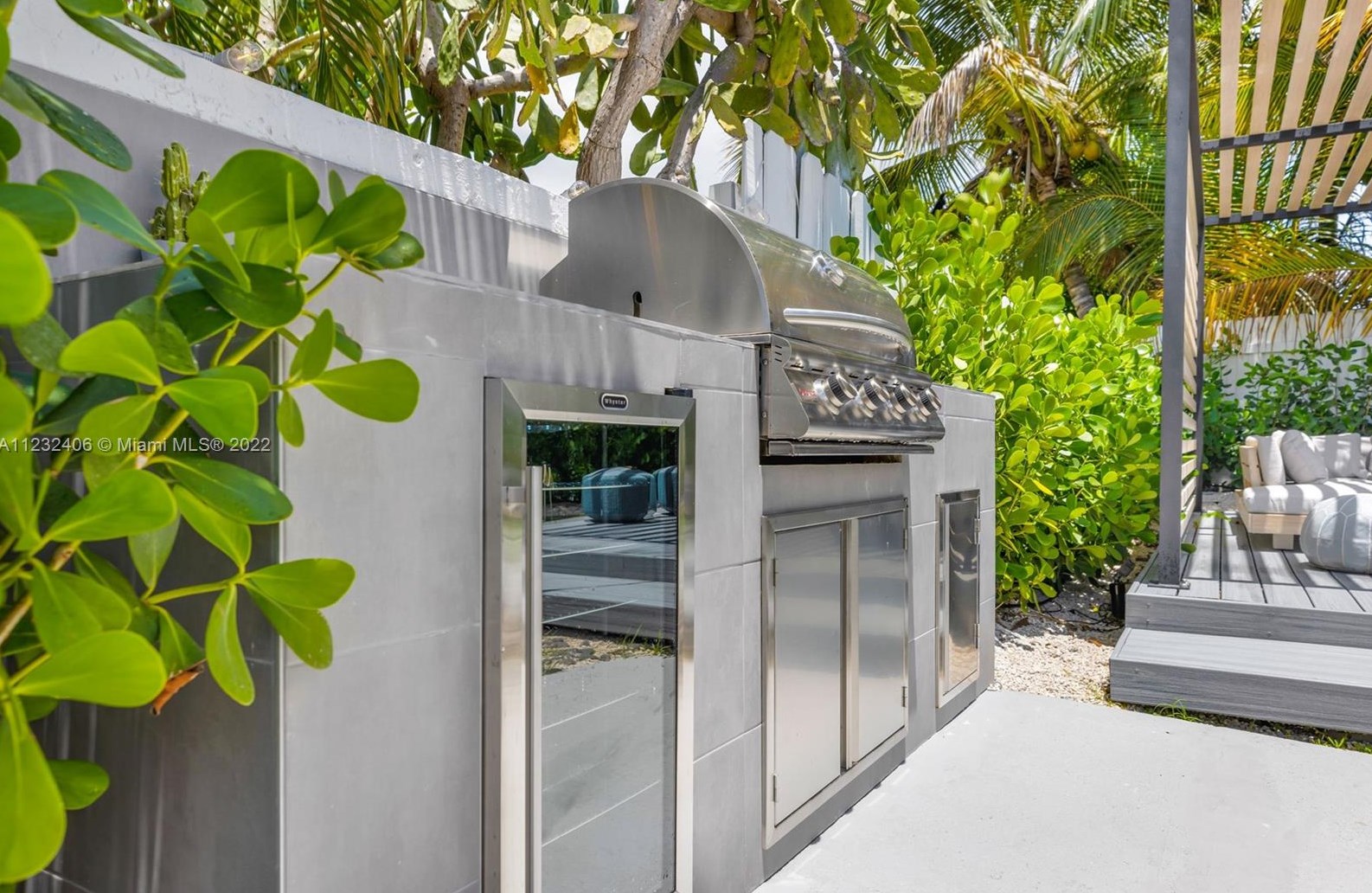 16520 35th Ave, Miami FL  33160-3817 exterior