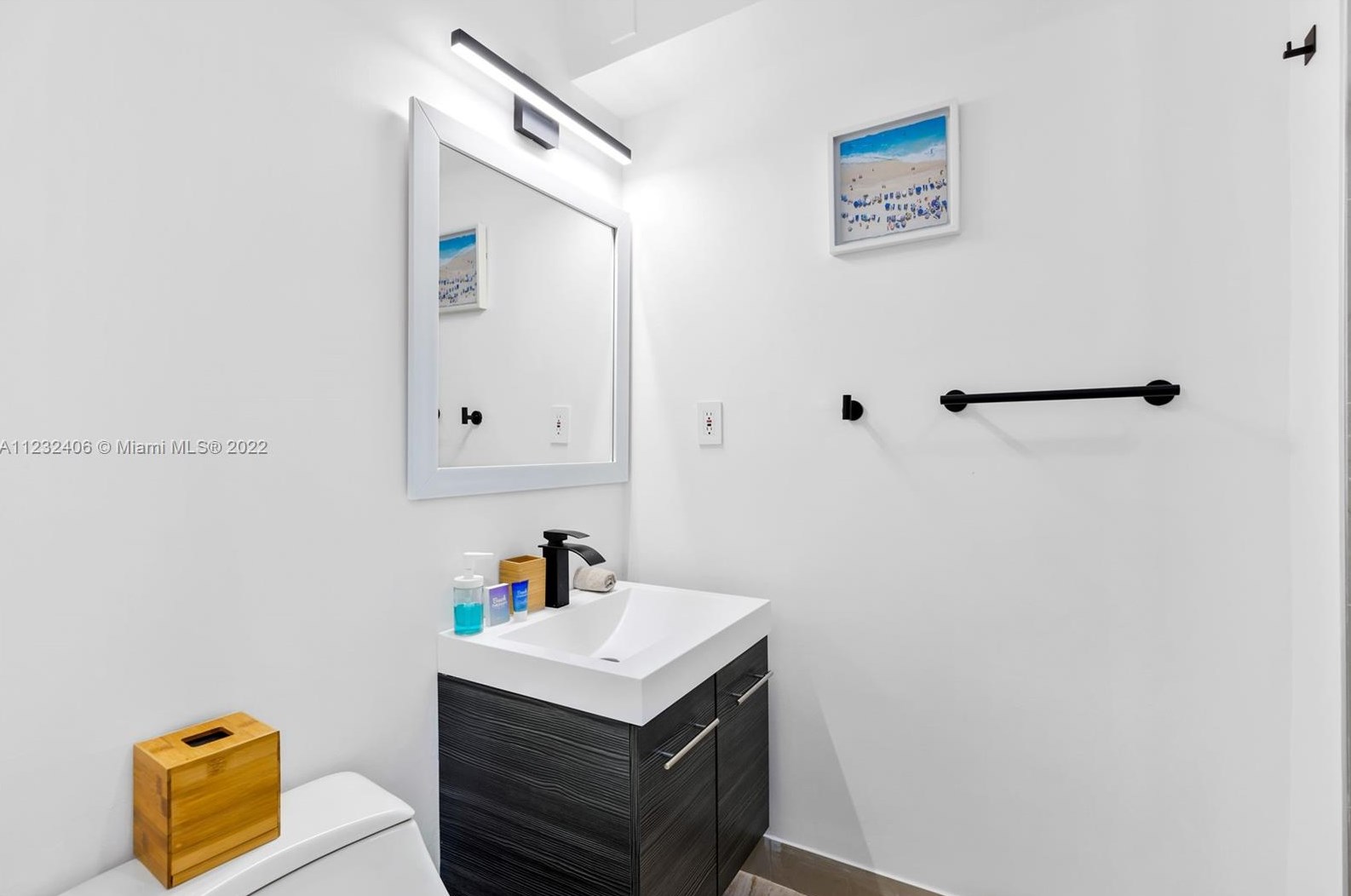 16520 35th Ave, Miami FL  33160-3817 exterior