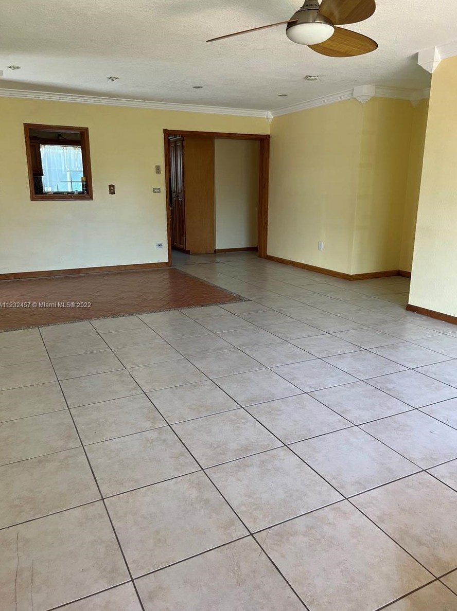 981 202nd St, Miami, FL 33169-2834