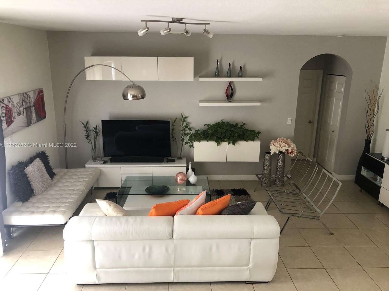 9410 227th Ter, Miami FL  33190-1805 exterior