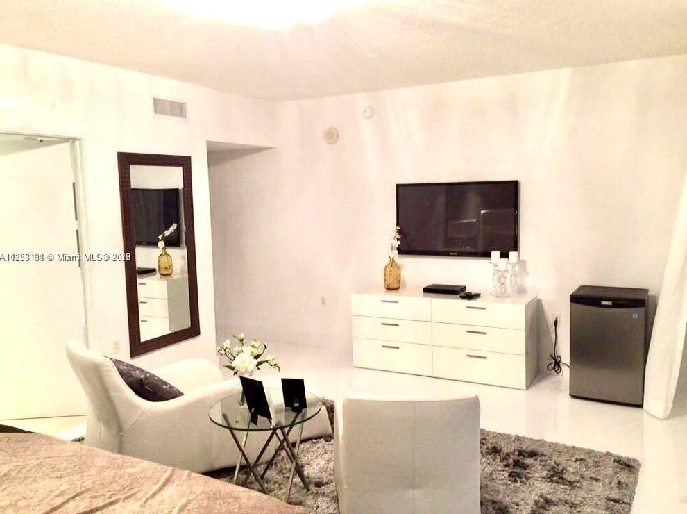 200 Sunny Isles Blvd, Miami FL 33160-4398 exterior