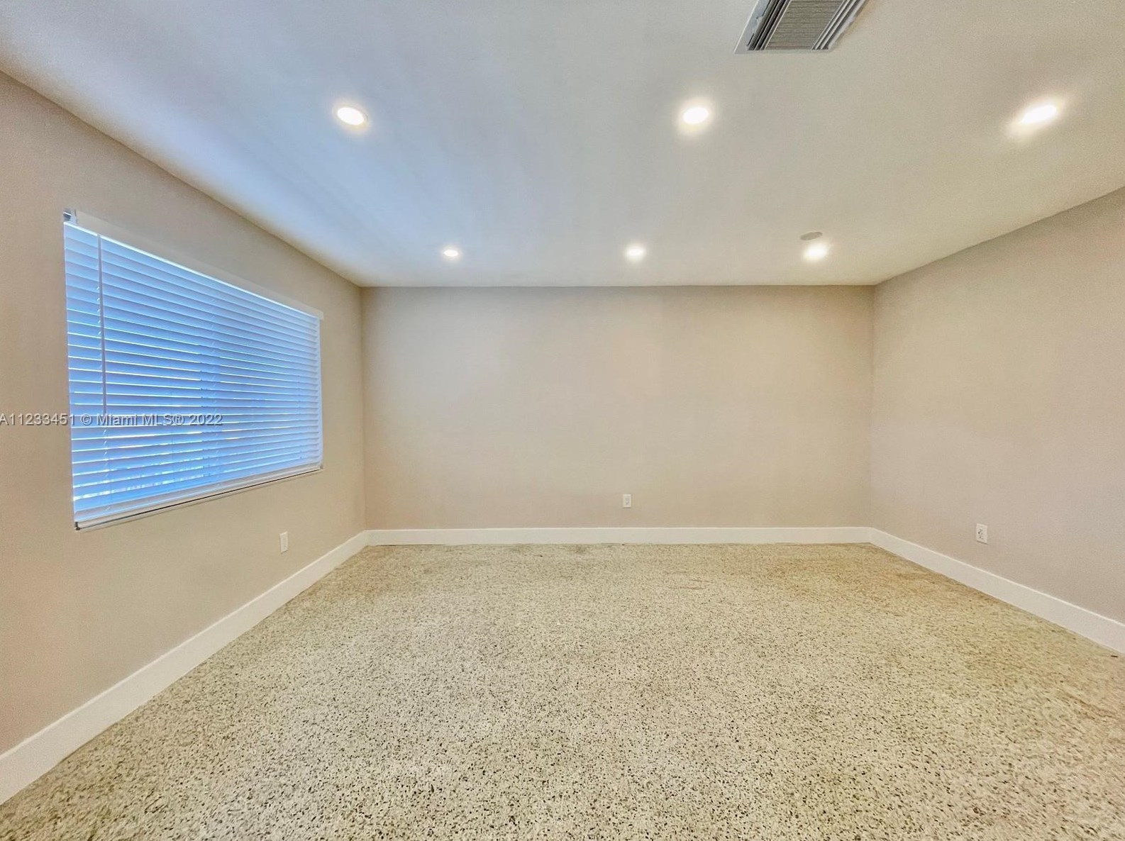 174 5th St E #5, Hialeah, FL 33010