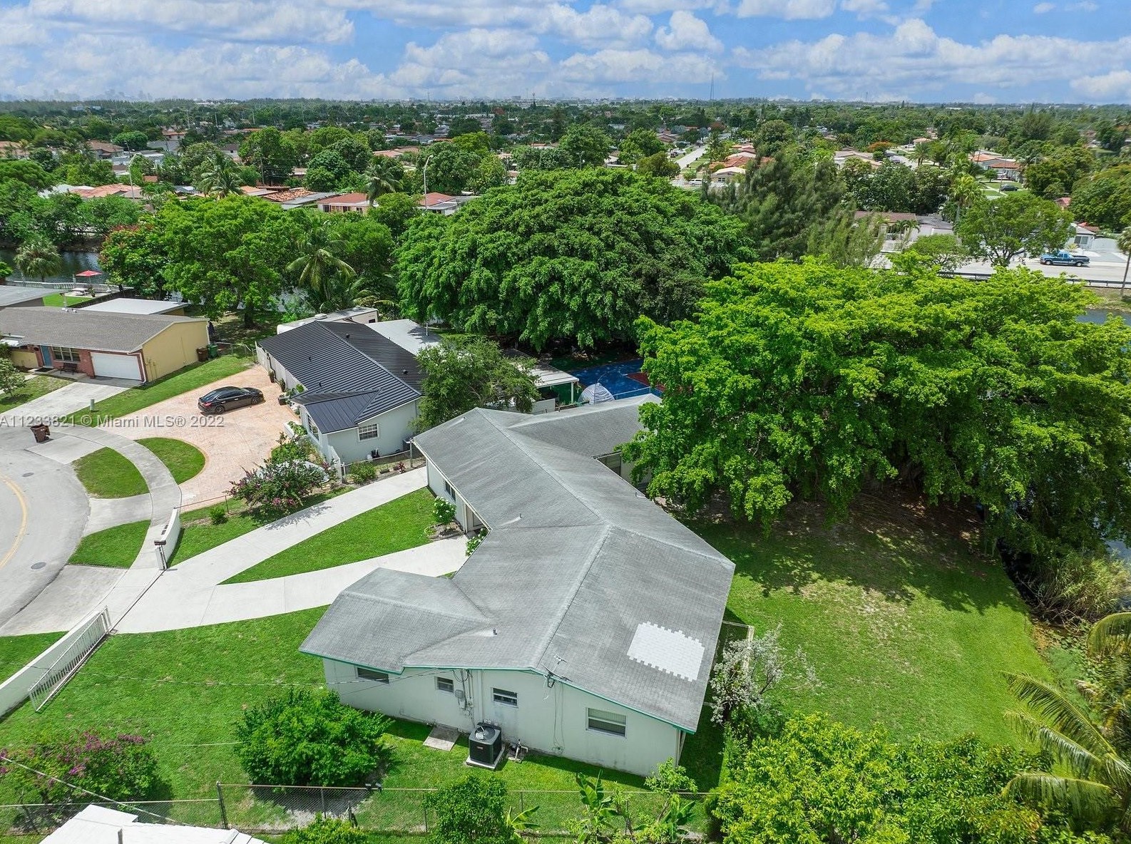 4566 W 6th Ave, Hialeah, FL 33012