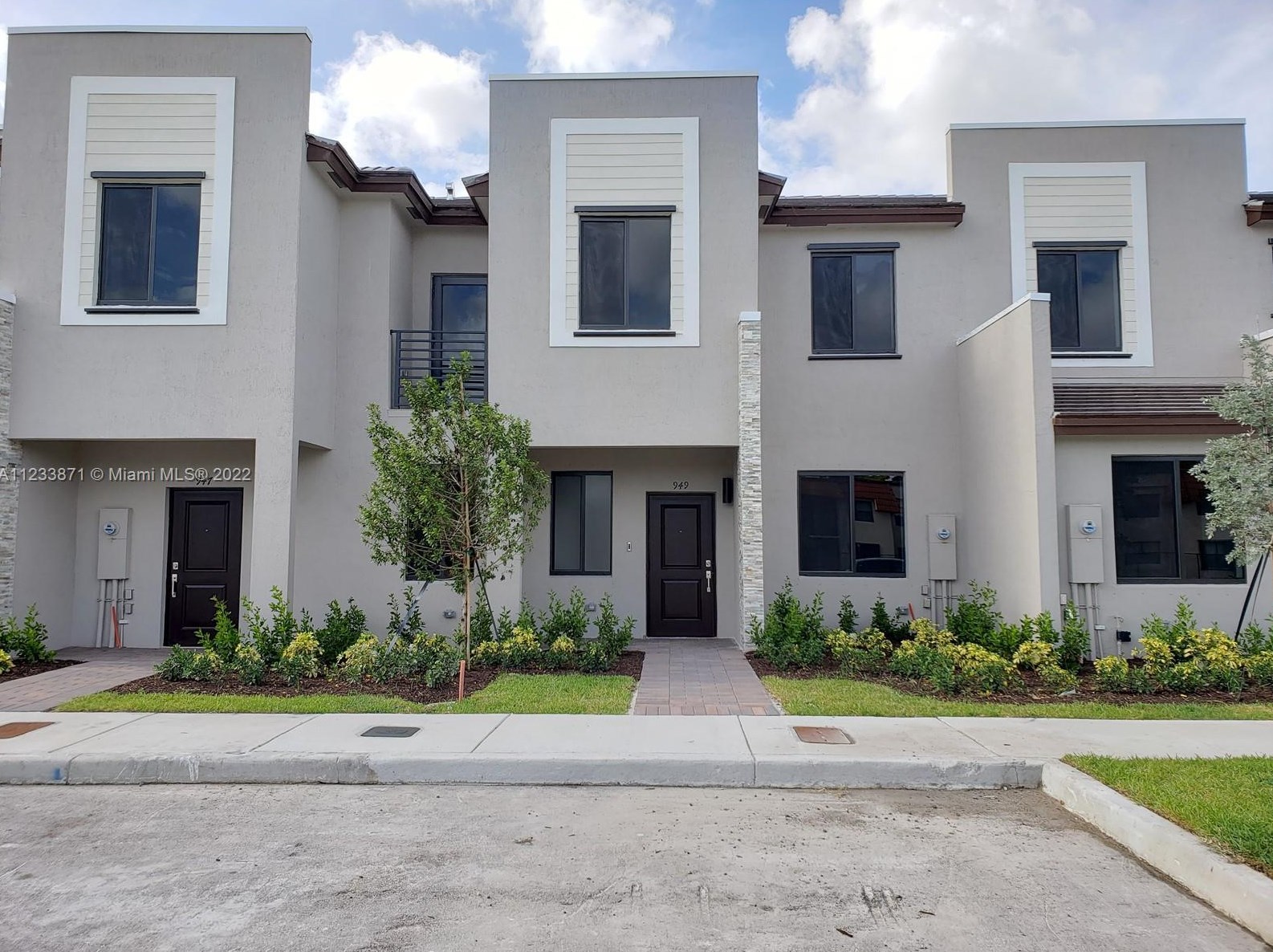 949 Ne 211th St #949, Miami, FL 33179