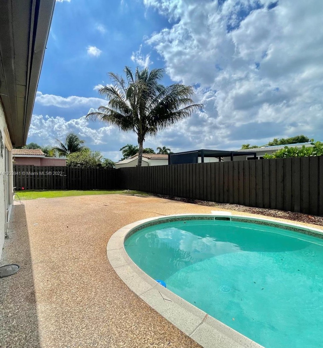 8521 Pasadena Blvd, Hollywood FL  33024-3451 exterior