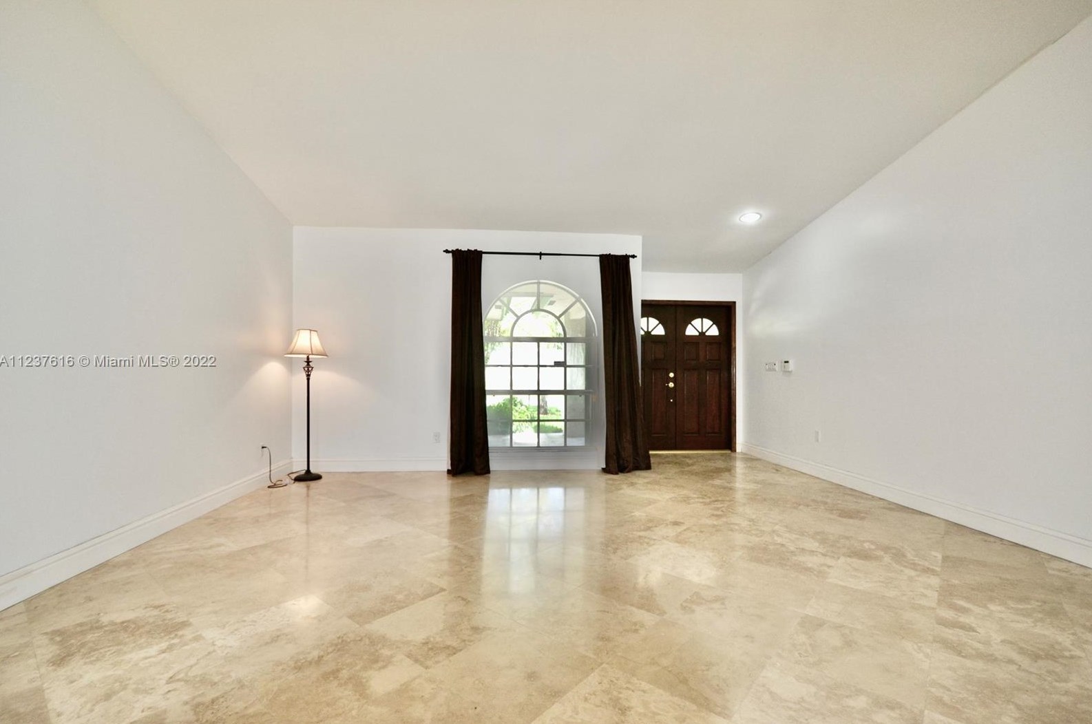 5785 89th Ave, Miami, FL 33173-1674