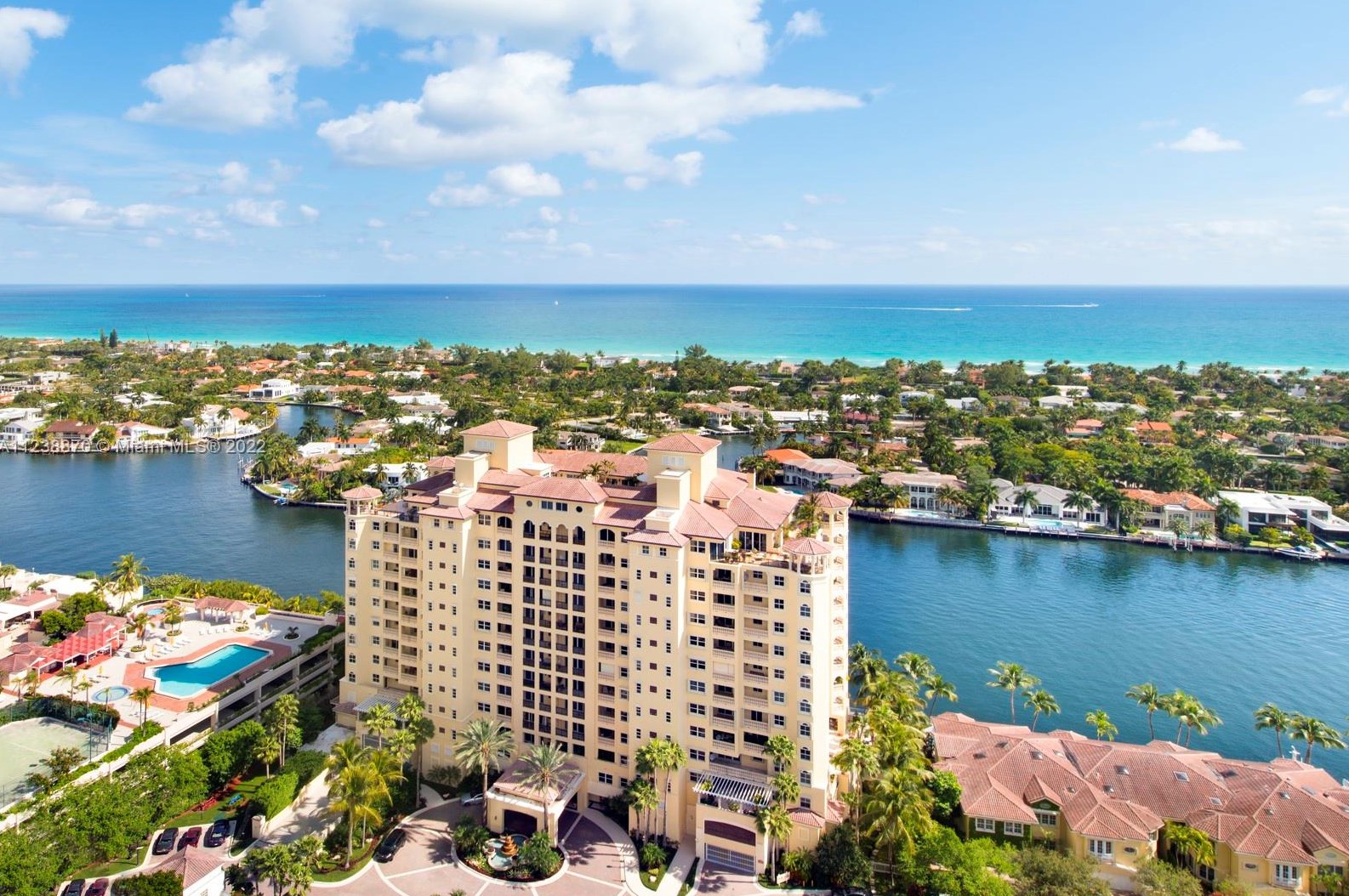 20165 39th Pl, Miami FL  33180-3419 exterior