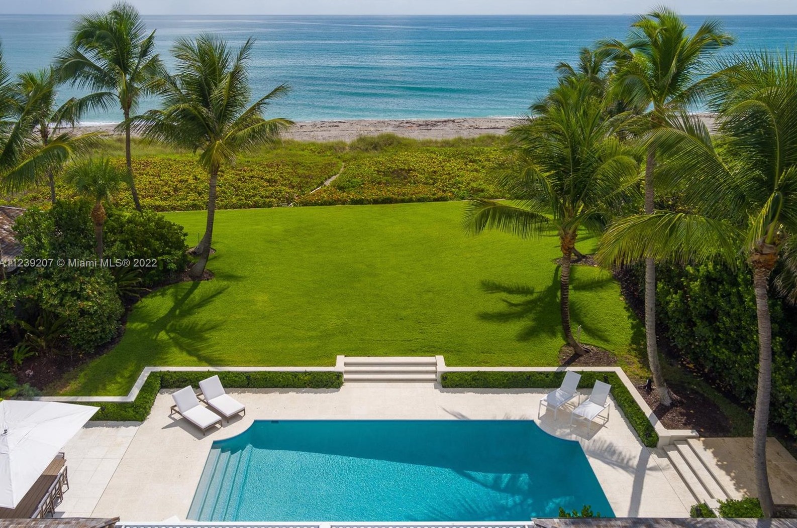 25 Beach Road S, Hobe Sound, FL 33455