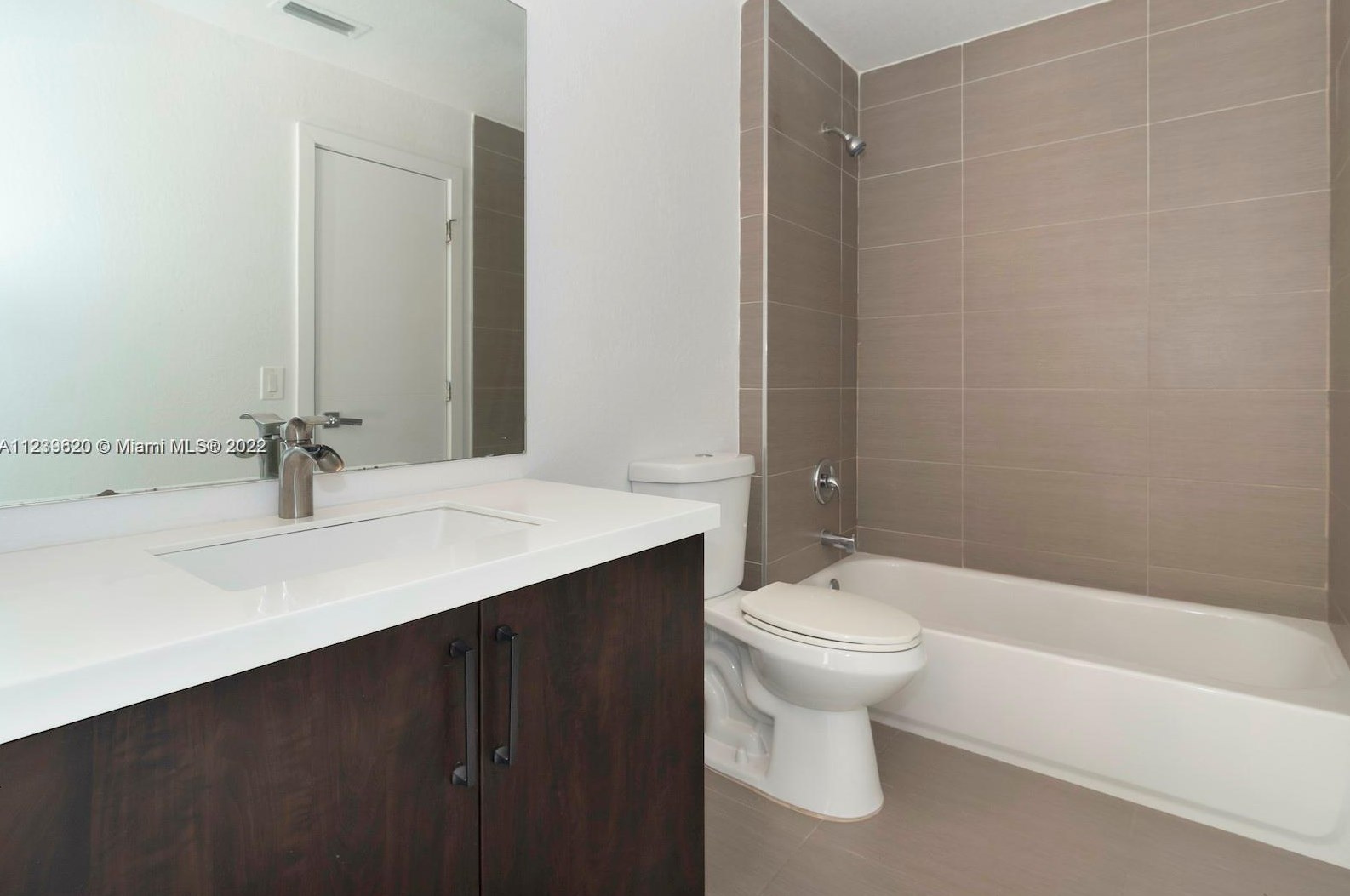 21310 19th Ave, Miami FL  33179-1552 exterior