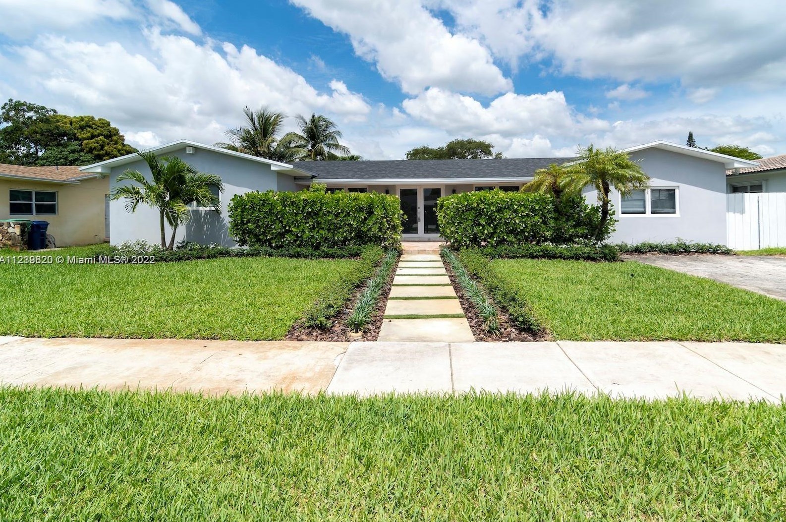 21310 19th Ave, Miami FL  33179-1552 exterior