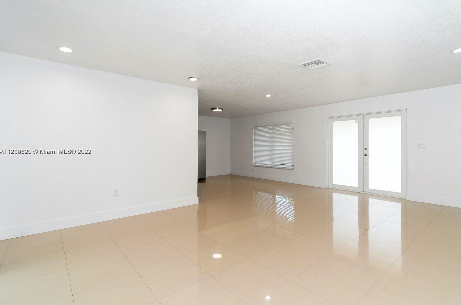 21310 19th Ave, Miami FL  33179-1552 exterior