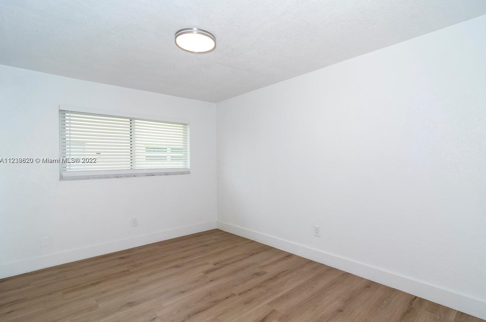 21310 19th Ave, Miami FL  33179-1552 exterior