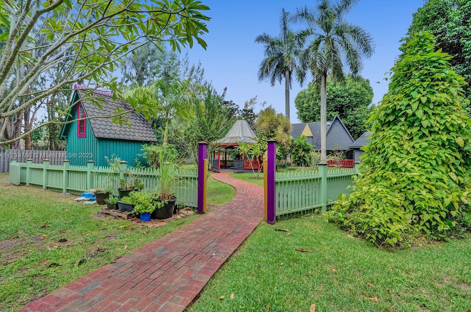 6031 82nd Ave, Miami FL  33143-1552 exterior