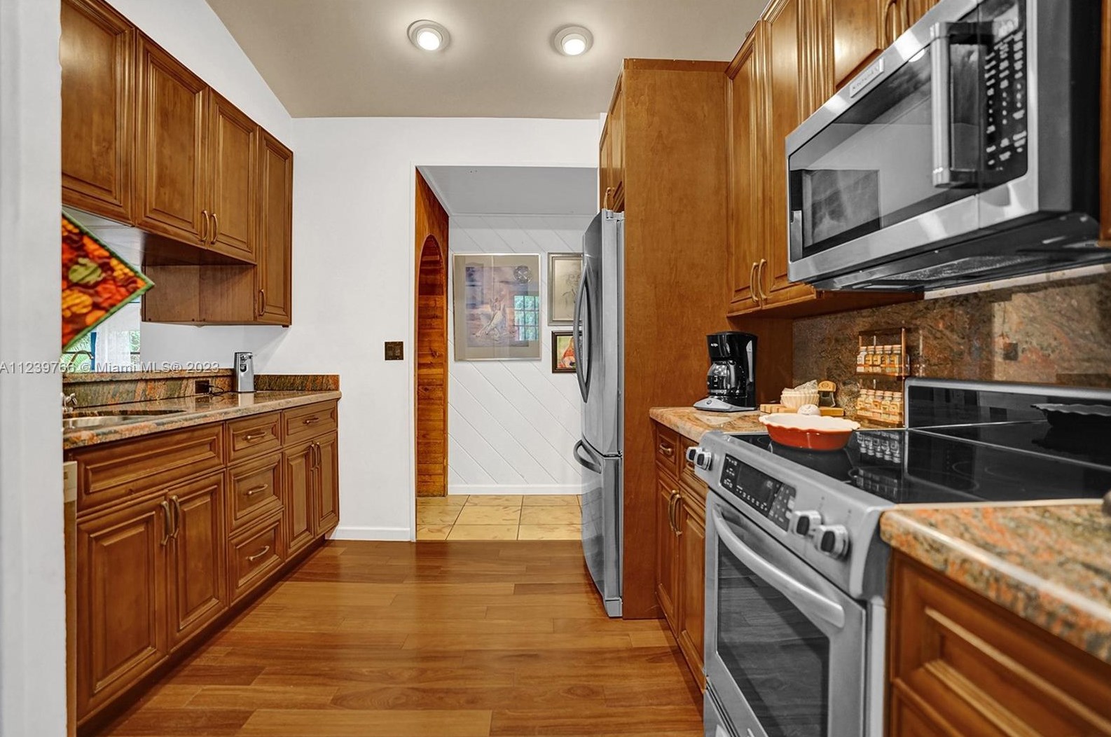 6031 82nd Ave, Miami FL  33143-1552 exterior