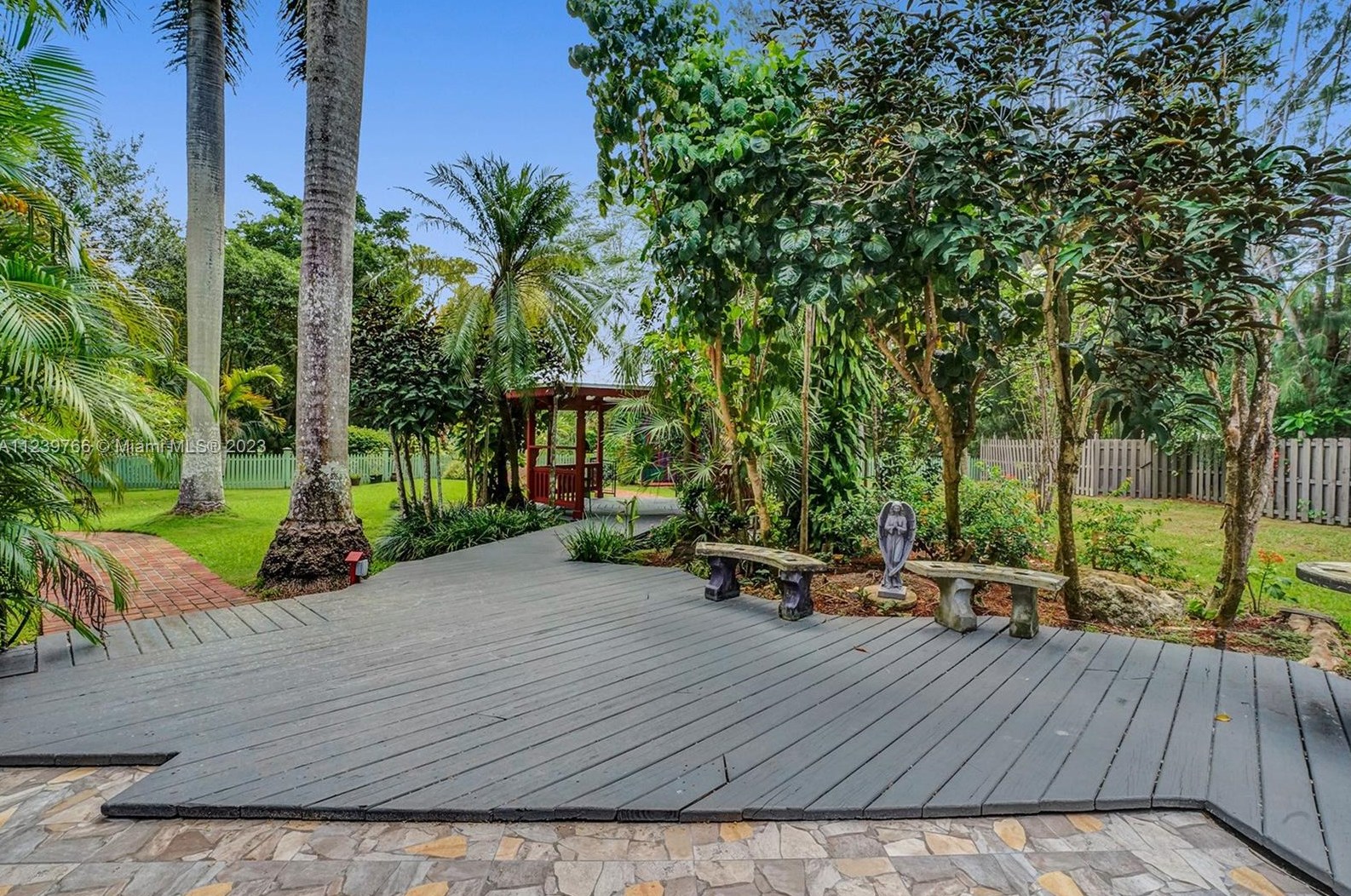 6031 82nd Ave, Miami FL  33143-1552 exterior