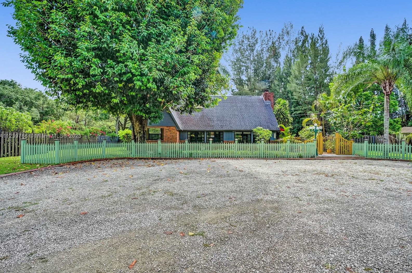 6031 82nd Ave, Miami FL  33143-1552 exterior