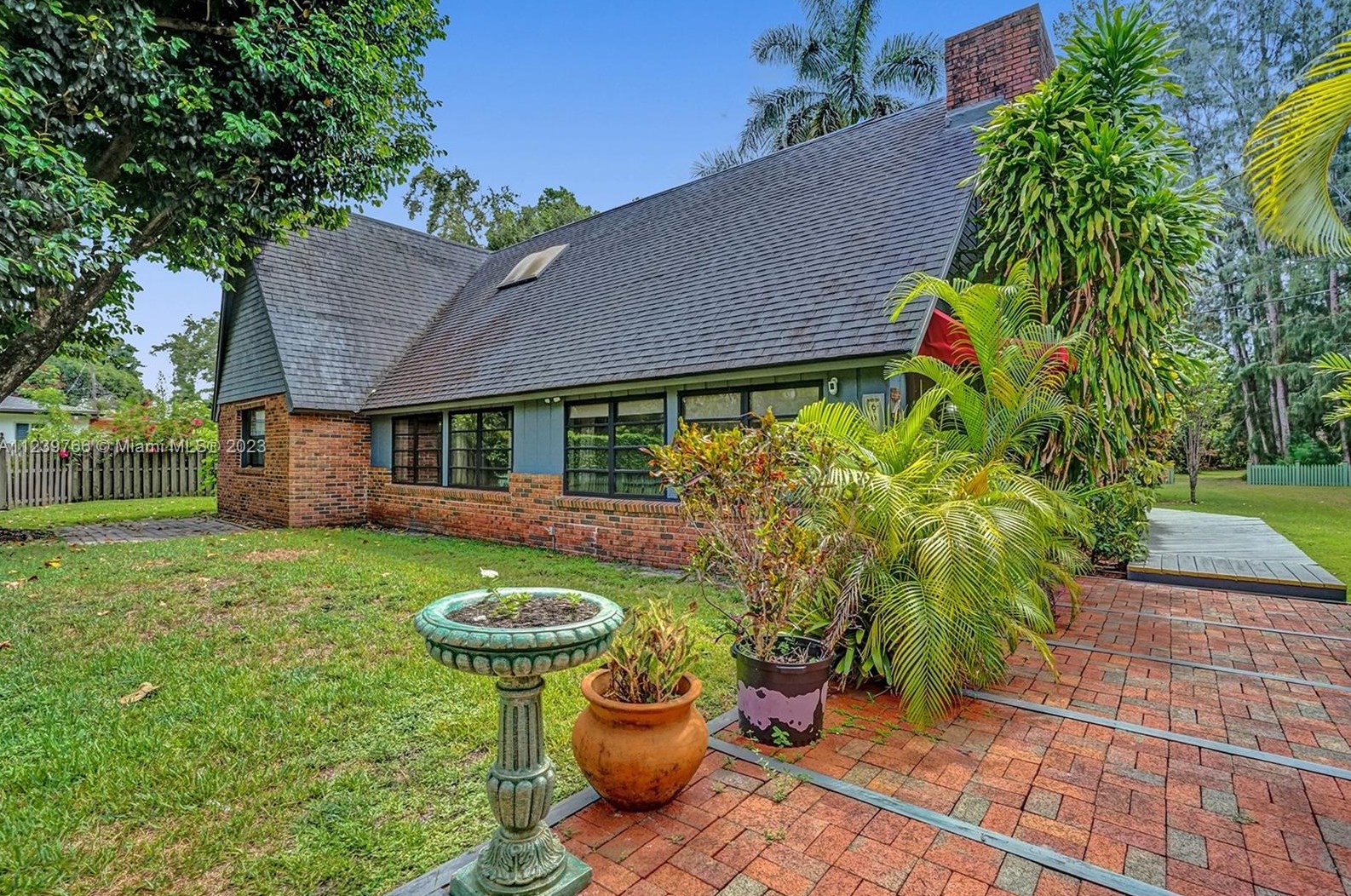 6031 82nd Ave, Miami FL  33143-1552 exterior