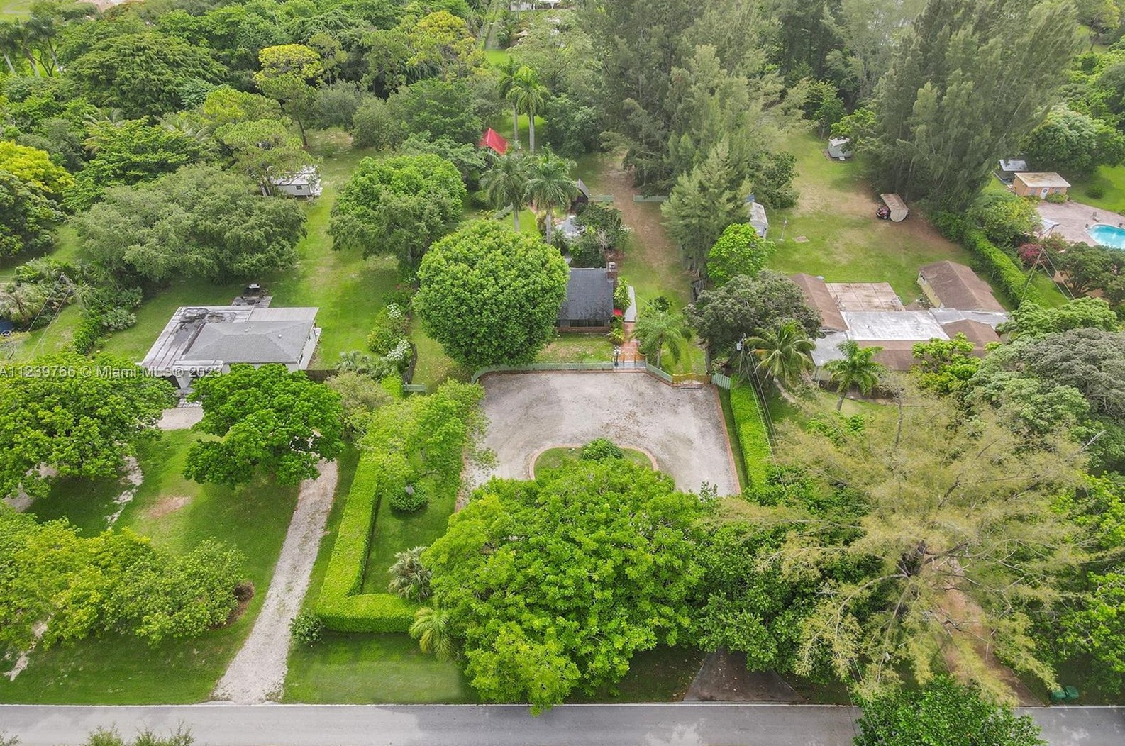 6031 82nd Ave, Miami FL  33143-1552 exterior