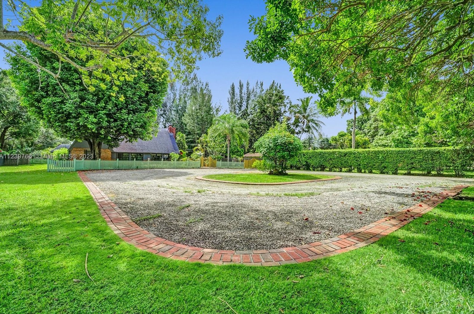 6031 82nd Ave, Miami FL  33143-1552 exterior