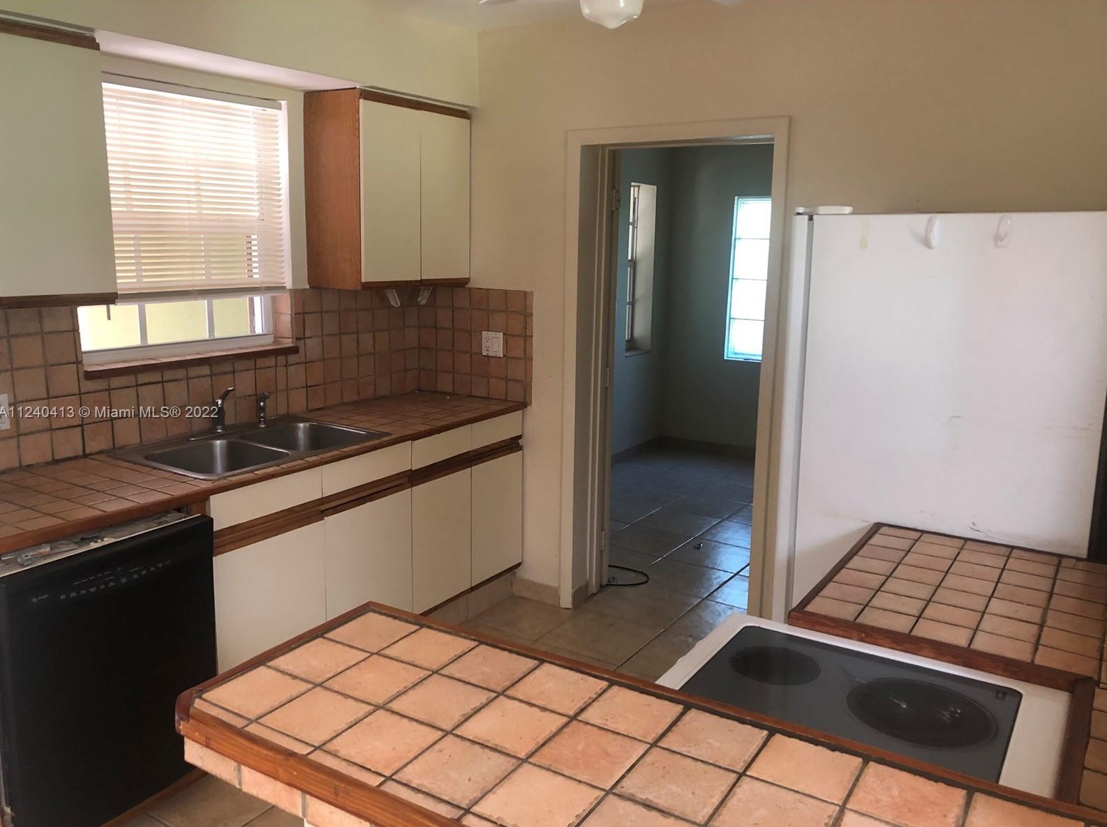 30 107 St, Miami FL 33167-3425 exterior