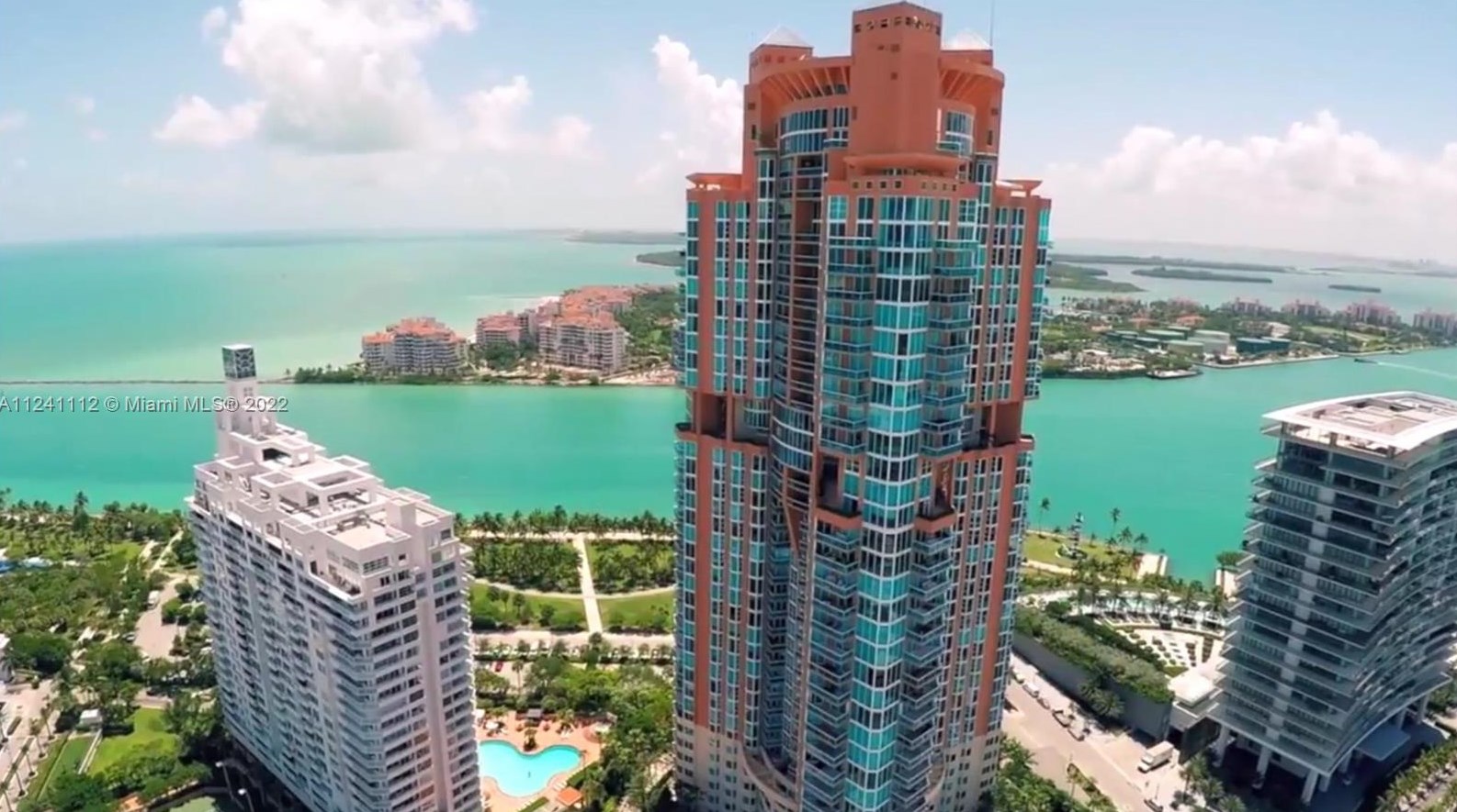 300 S Pointe Dr #405, Miami, FL 33139