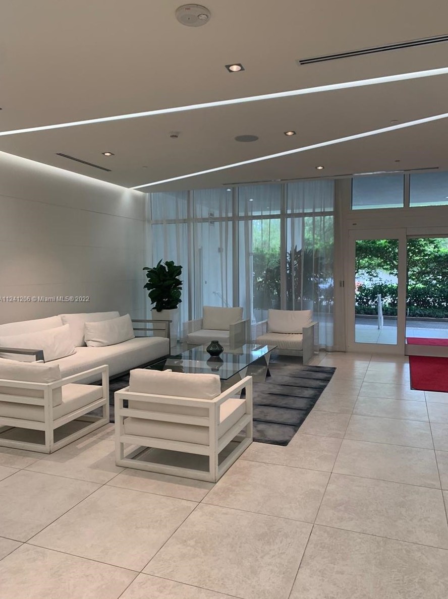 4250 Biscayne Blvd, Miami FL 33137-3210 exterior