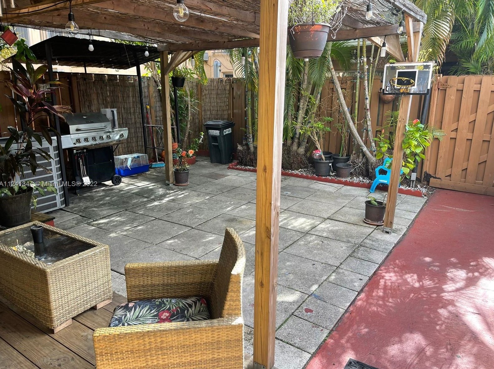 15443 86th Ter, Miami, FL 33193-1206