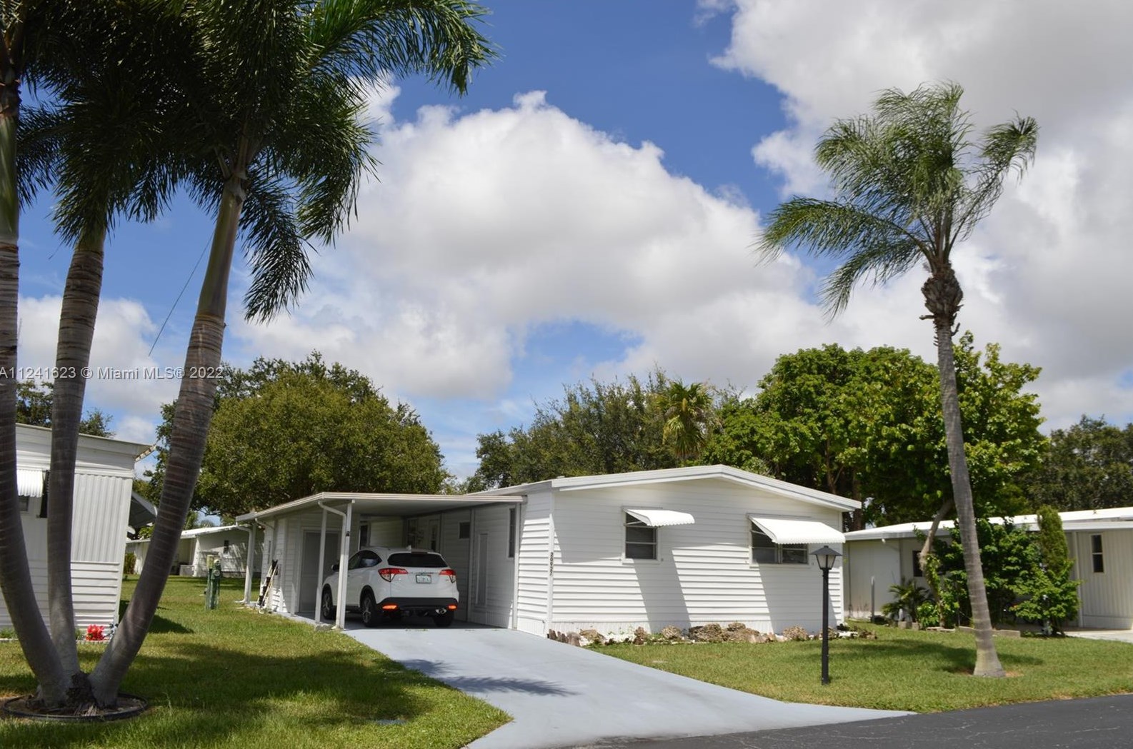 20927 Sunrise Dr, Boca Raton, FL 33433-1574