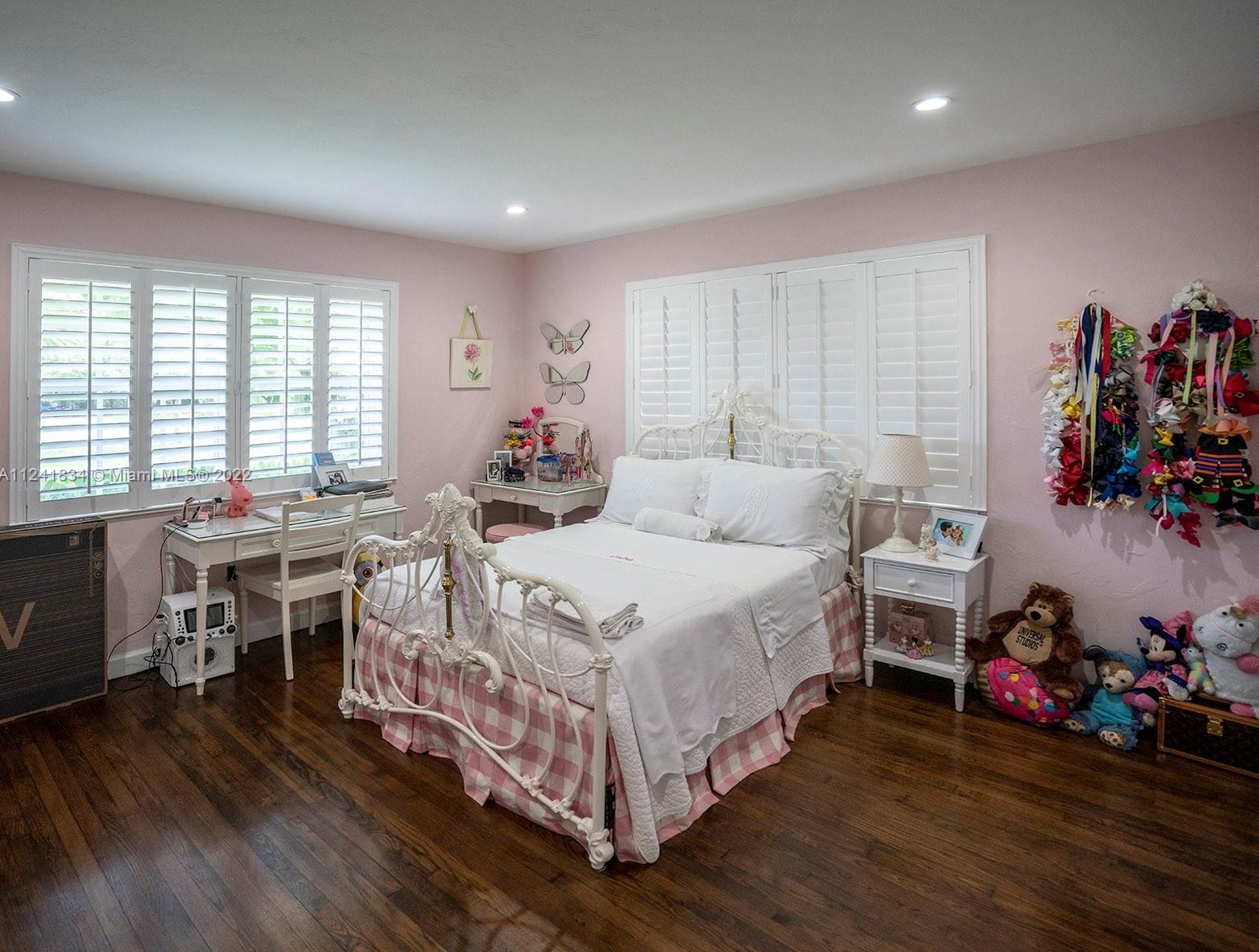 7010 68th Ct, Miami FL  33143-3124 exterior