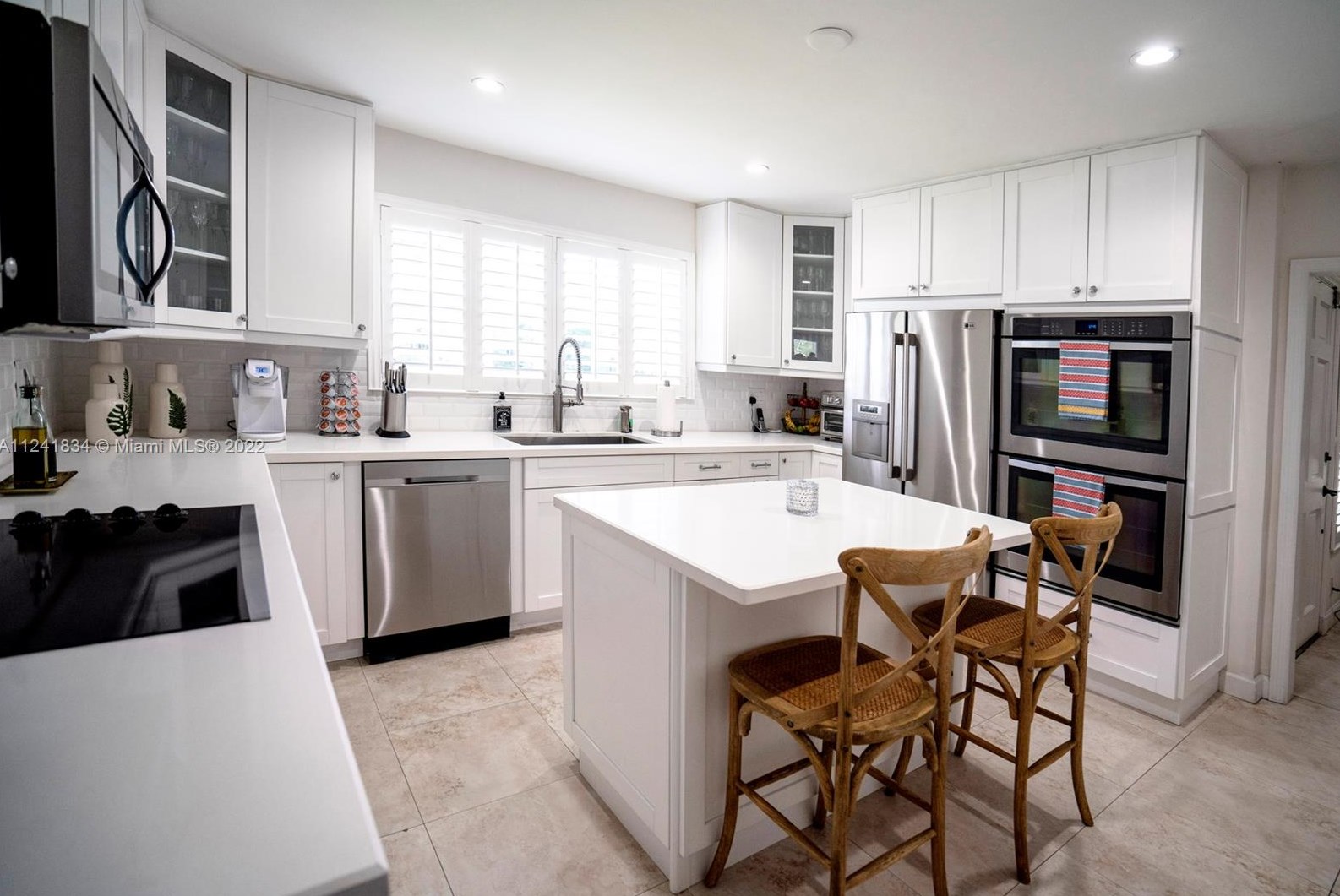 7010 68th Ct, Miami FL  33143-3124 exterior