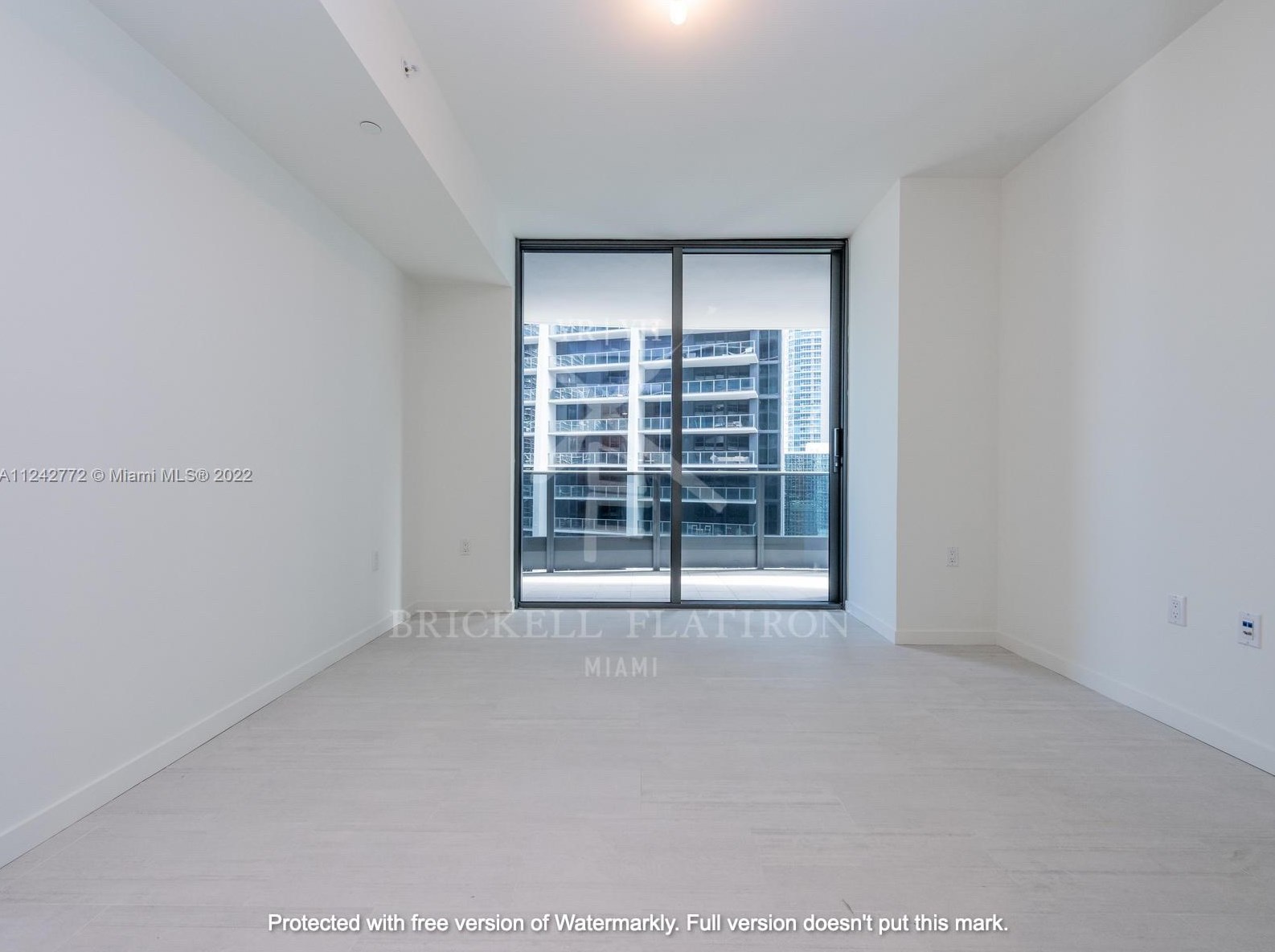 1000 Brickell Plaza #2205, Miami, FL 33131