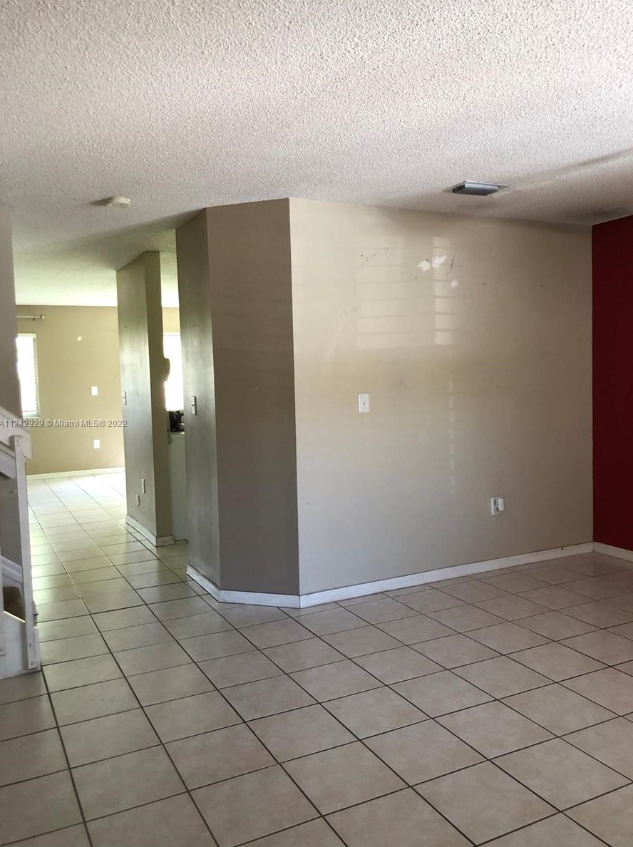 16455 96th Ter, Miami, FL 33196-5847