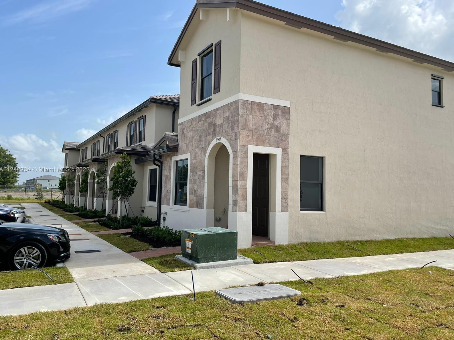 11407 34th Ct W, Hialeah, FL 33018