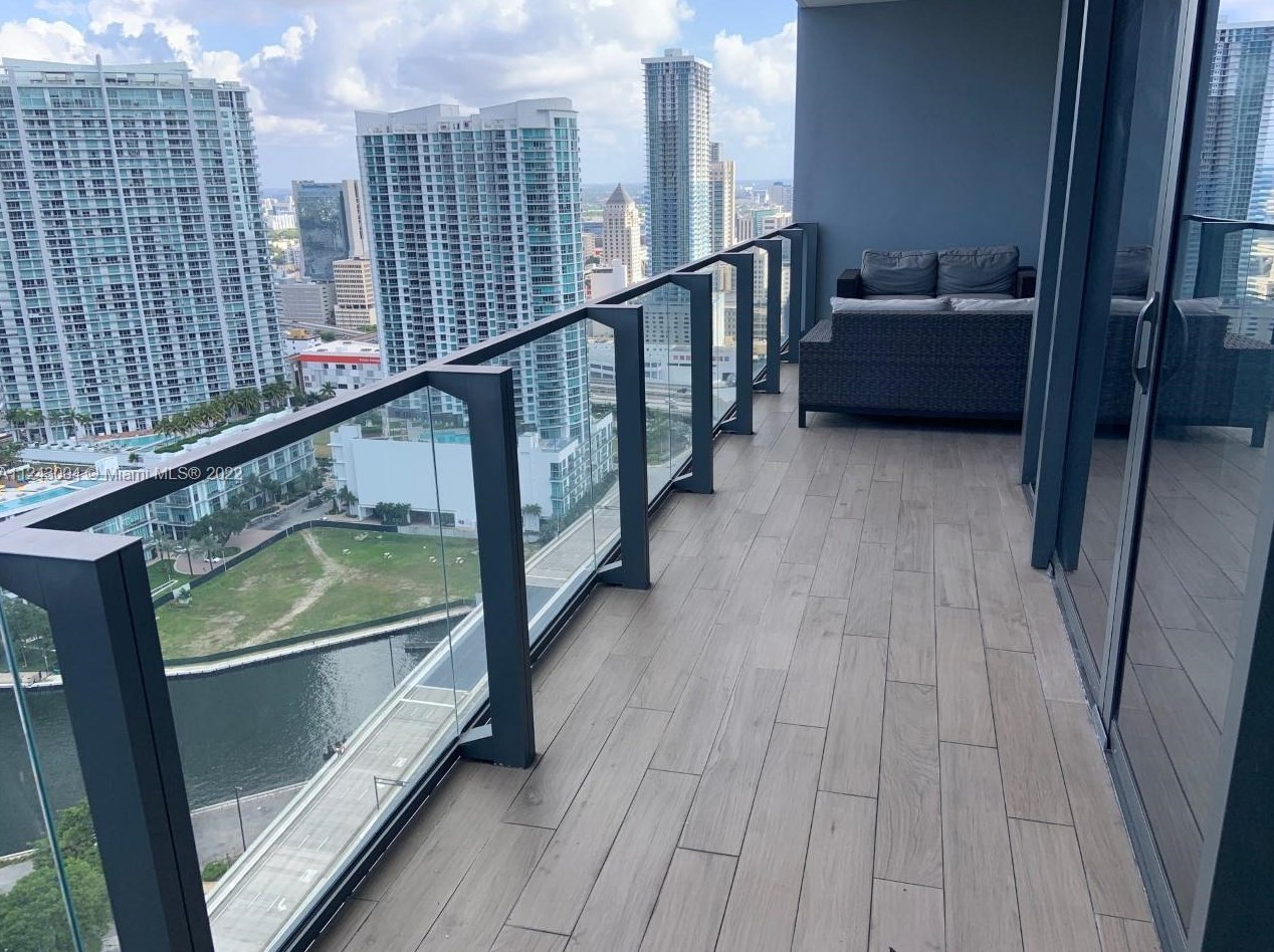 68 6th St Se #3008, Miami, FL 33131