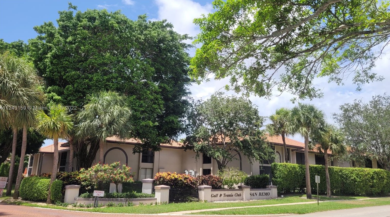 400 Club Cir Apt 202, Boca Raton, FL 33487