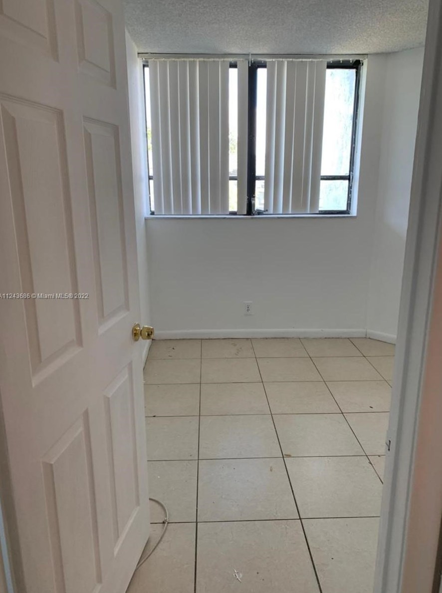 1820 N Congress Ave #407, West Palm Beach, FL 33401