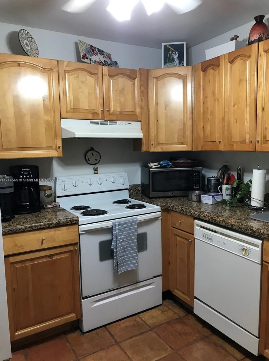 15389 Dixie Hwy, Miami, FL 33162-6029