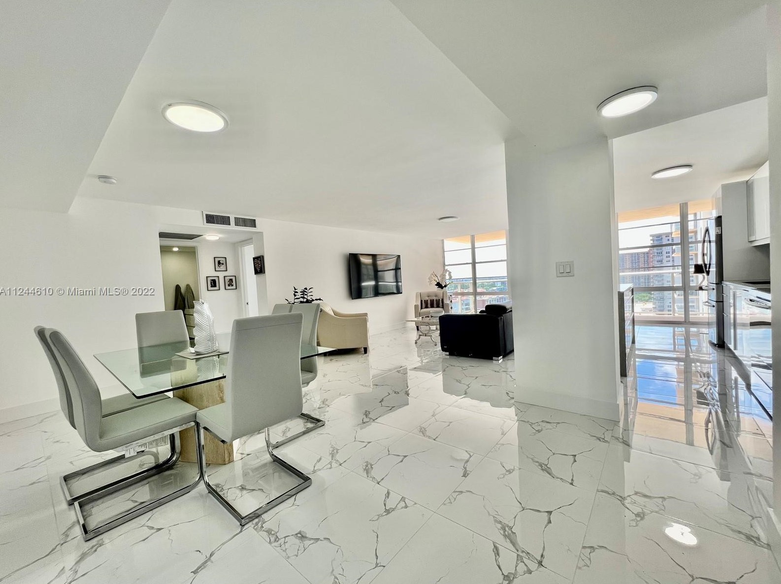 230 174th St #1717, Miami, FL 33160